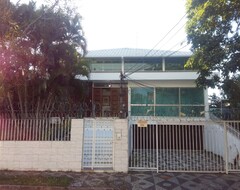 Cijela kuća/apartman Casa do Artista a 60m do mar, piscina, 4 quartos (Bombinhas, Brazil)