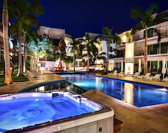 Hotel Via 38 Realty (Playa del Carmen, Meksiko)