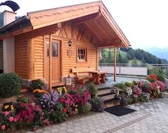 Toàn bộ căn nhà/căn hộ Beautiful Wooden Hut With A Cozy Fireplace, Stone Pine Parlor And Stone Pine Bed (Fendels, Áo)