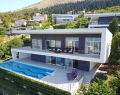 Hele huset/lejligheden Modern Swimming Villa (Shkodër, Albanien)