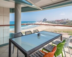 Amazing Residence On The Beach Next The Ritz Hotel (Herzlia, Izrael)