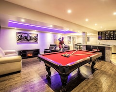 Hele huset/lejligheden Just Listed! - Beautiful 4 Bed 3 Bath Close To Strip W/pool/spa/gameroom (Las Vegas, USA)