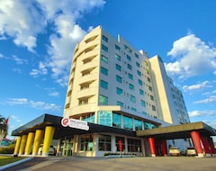 Khách sạn Golden Hotel e Eventos (São José, Brazil)