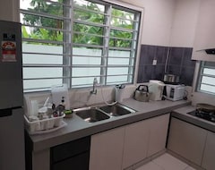 Toàn bộ căn nhà/căn hộ Sitiawan Vacation Home Clean Spacious New Semi D (Gerik, Malaysia)