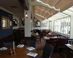 The Swan Hotel (Staines-upon-Thames, United Kingdom)