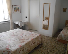 Bed & Breakfast Le Rose Malpensa (Busto Arsizio, Ý)