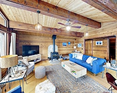 Toàn bộ căn nhà/căn hộ Remodeled Mountain Cabin W/ Lake Tahoe & Heavenly Mountain Views (Glenbrook, Hoa Kỳ)