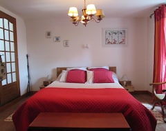 Bed & Breakfast Ferme Historique Jean De La Fontaine et ses chambres d'hôtes Hammam-Spa - 4 étoiles (Épernay, France)
