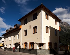 Hotel Astras (Scuol, Švicarska)