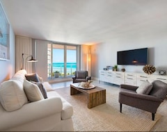 Oceanfront Hotel Suite (Miami, ABD)