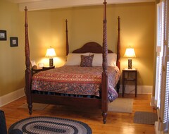 Bed & Breakfast Louisbourg Heritage House (Louisbourg, Canadá)