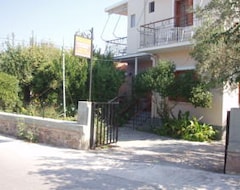 Apart Otel Eleni Studios & Apartments (Mithimna - Molivos, Yunanistan)