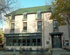 Khách sạn County Clare Irish Inn (Milwaukee, Hoa Kỳ)
