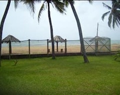 Bed & Breakfast Ceylonica Beach Hotel (Negombo, Sri Lanka)