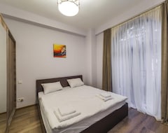 Entire House / Apartment Ingorokva Residence I (Tbilisi, Georgia)