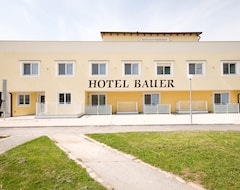 Khách sạn Hotell Bauer (Rauchenwarth, Áo)