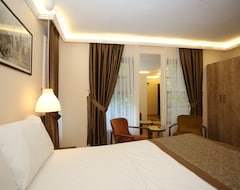 Hotel Taka Butik Otel & Meyhane (Antalya, Turkey)