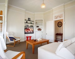 Toàn bộ căn nhà/căn hộ Great Manly Qld’Er With Views, Walk To Water And Fast Wifi (Sandgate, Úc)