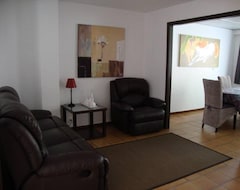 Koko talo/asunto Apartment In Family Residence (Ganshoren, Belgia)
