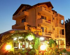 Khách sạn Semeen Khotel Neptun (Tchernomorets, Bun-ga-ri)