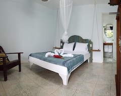 Hotel Sol De Nit (Puerto Viejo, Kostarika)