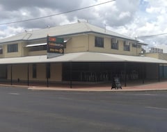 Capella Hotel Motel (Capella, Australia)