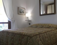 Hotel Villa Paradiso (Polpenazze del Garda, Italija)