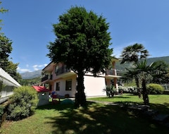 Otel Charming Villa In Mergozzo Italy With Private Garden (Mergozzo, İtalya)