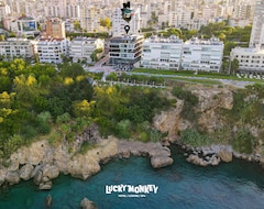 Khách sạn Lucky Monkey Hotel (Antalya, Thổ Nhĩ Kỳ)