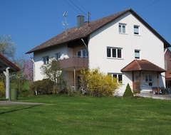 Toàn bộ căn nhà/căn hộ Bright Apartment (ground Floor) With Garden And Terrace. Hegau, Lake Constance, Rhine Falls Experience (Tengen, Đức)