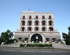 Hotel Alhambra (Páola, Italy)