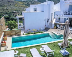 Hotel Anemomiloi Studios (Andros - Chora, Greece)