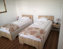 Entire House / Apartment Pensiunea La Conac (Cluj-Napoca, Romania)