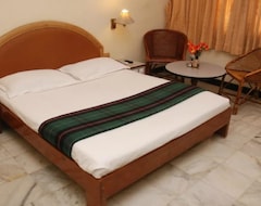 Hotel Dolphin (Dindigul, India)