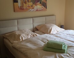 Hotel Zum Alten Fahrhaus - Bed & Breakfast (Wrohm, Njemačka)