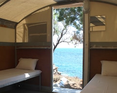 Kamp Alanı Paraga Beach (Paraga, Yunanistan)