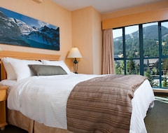 Khách sạn Delta Hotels by Marriott Whistler Village Suites (Whistler, Canada)