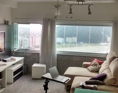 Entire House / Apartment Apartamento Na Ilha Porchat (Praia Grande, Brazil)