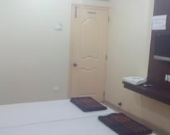 Hotel Dwarka Deluxe (Kolhapur, India)