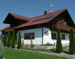 Khách sạn Privatpension Eberth (Bogen, Đức)