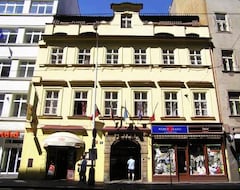 Hotel U dvou zlatych klicu (Prag, Češka Republika)