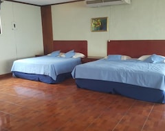 Hotel La Curva De Don Gere (La Libertad, El Salvador)