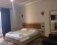 Otel Ceka (Dıraç, Arnavutluk)