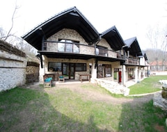 Nhà trọ Pensiunea Casa Dacilor (Turda, Romania)