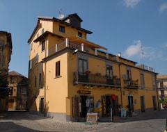 Hotel Conte Ruggero (Serra S. Bruno, İtalya)