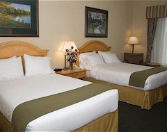 Holiday Inn Express Hotel & Suites Watertown - Thousand Islands, An Ihg Hotel (Watertown, ABD)