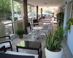 Khách sạn Hotel Solidea (Rimini, Ý)