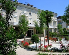 Khách sạn Hotel Britannia (Cesenatico, Ý)