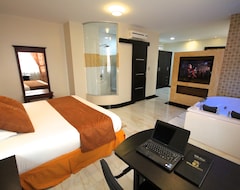 Hotel Golden Vista (Santo Domingo de los Colorados, Ecuador)