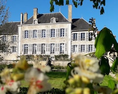 Khách sạn Une Maison De Famille (Argentenay, Pháp)